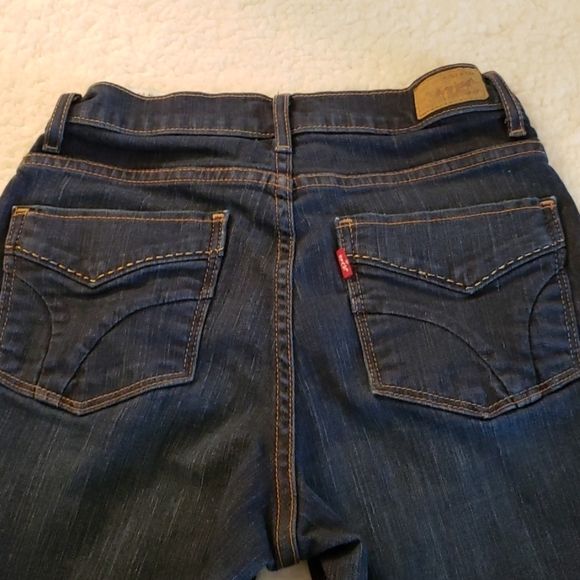 Levi’s 512 Perfectly Slimming Crop Jeans 4 - Picture 7 of 8